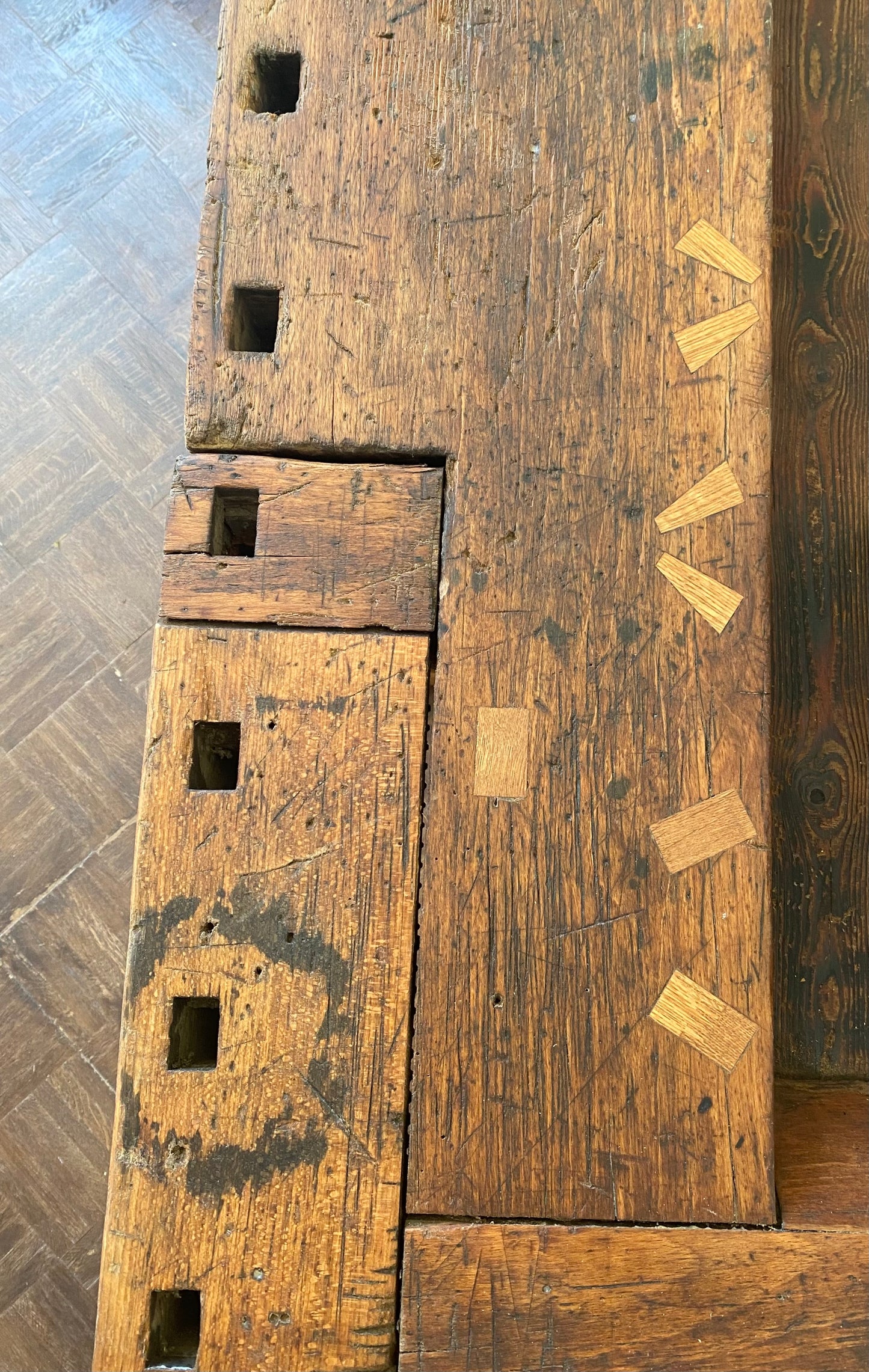 Høvlbænk m. 5 franske café-stole