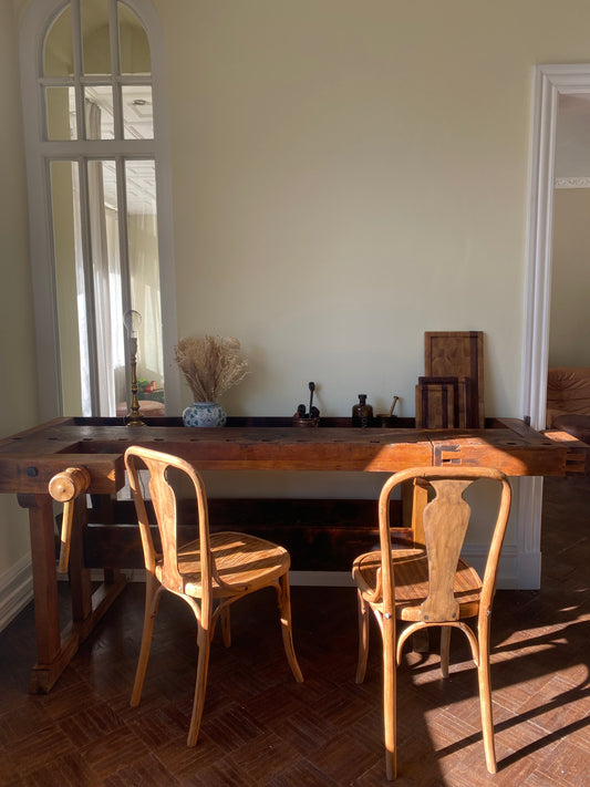 Høvlbænk m. 5 franske café-stole